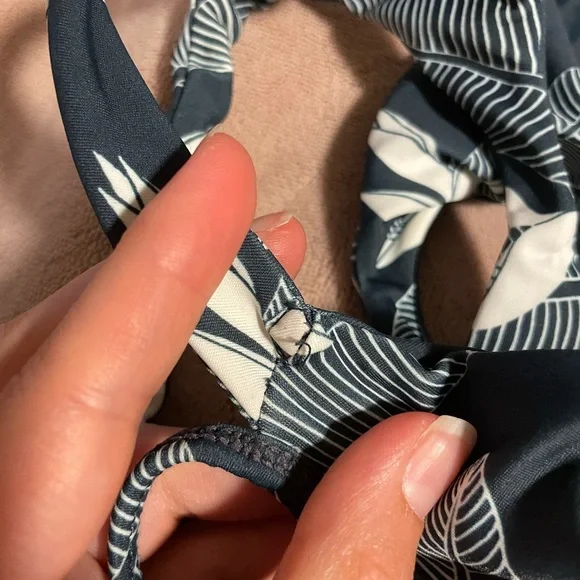 Benoa Swim Kaiwi Sophia Top (S) - Picture 6 of 7